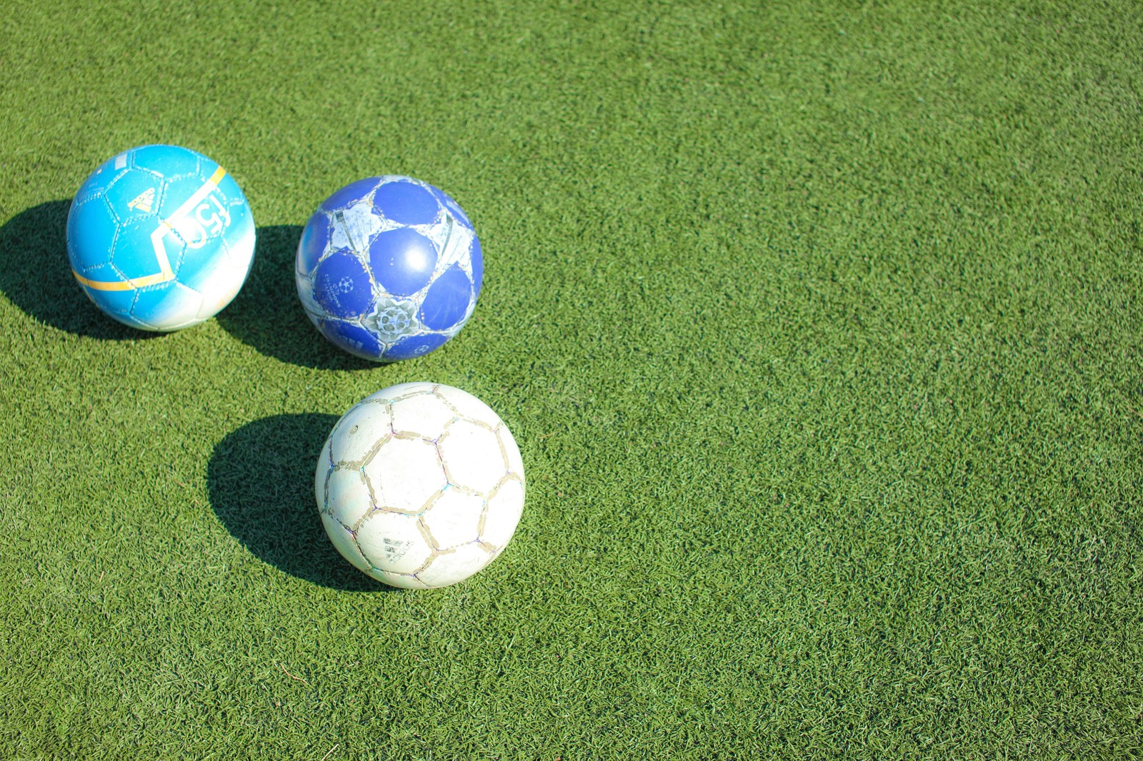 サッカーボールのサイズの違い｜３号・４号・５号の大きさと選び方